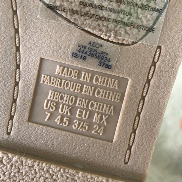 Size 7 AEO sandals - Picture 4 of 4